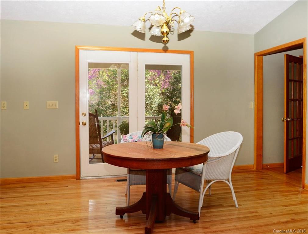 862 Rugby Road - Photo 5