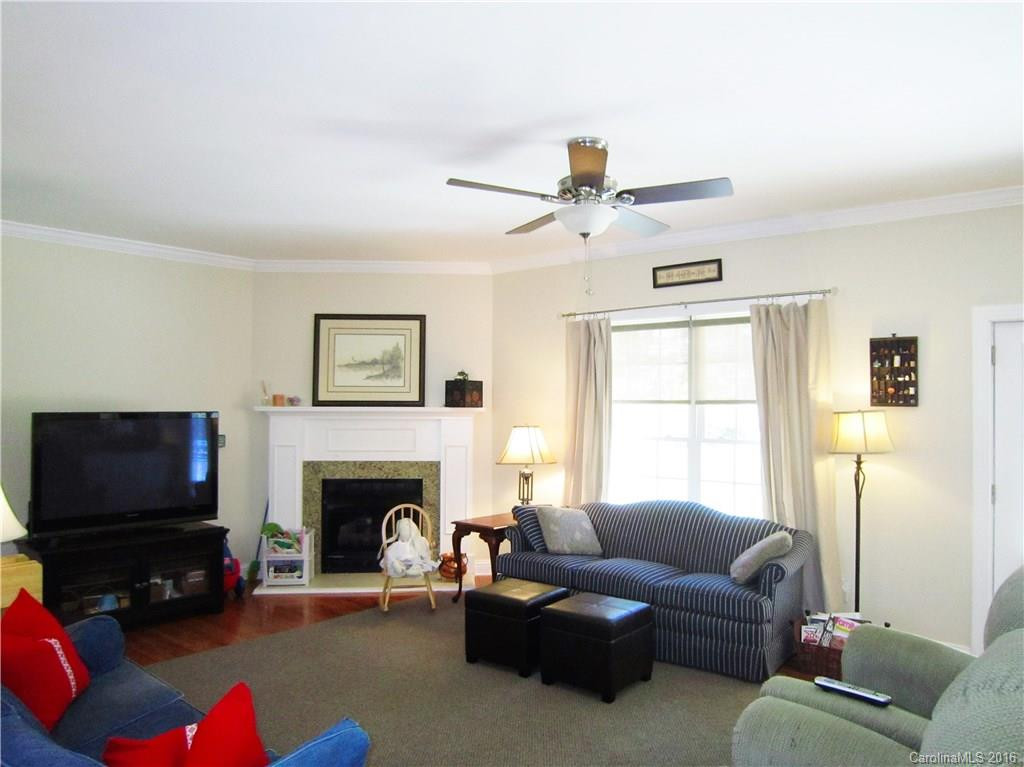 136 Willow Brook Drive - Photo 2
