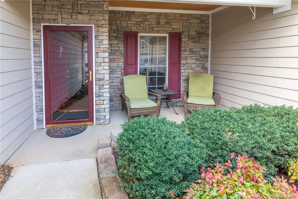 814 West Pointe Drive #8 - Photo 2