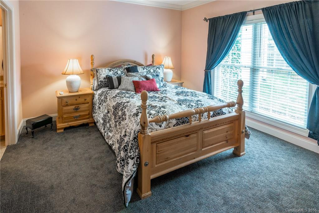 814 West Pointe Drive #8 - Photo 12