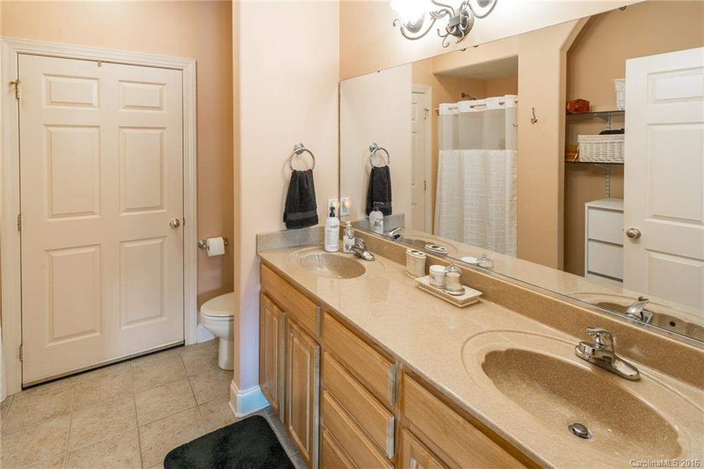 814 West Pointe Drive #8 - Photo 13