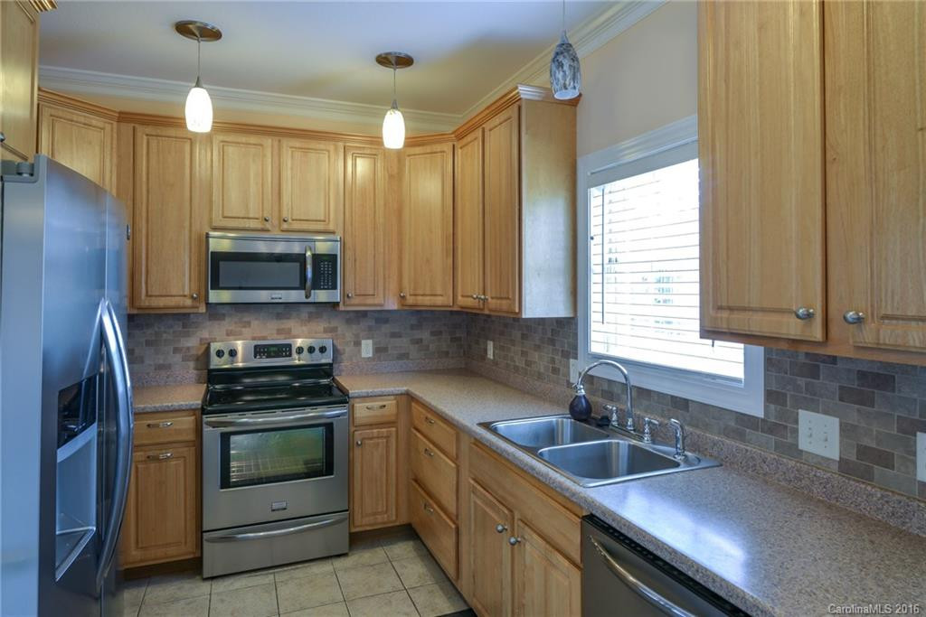 814 West Pointe Drive #8 - Photo 21