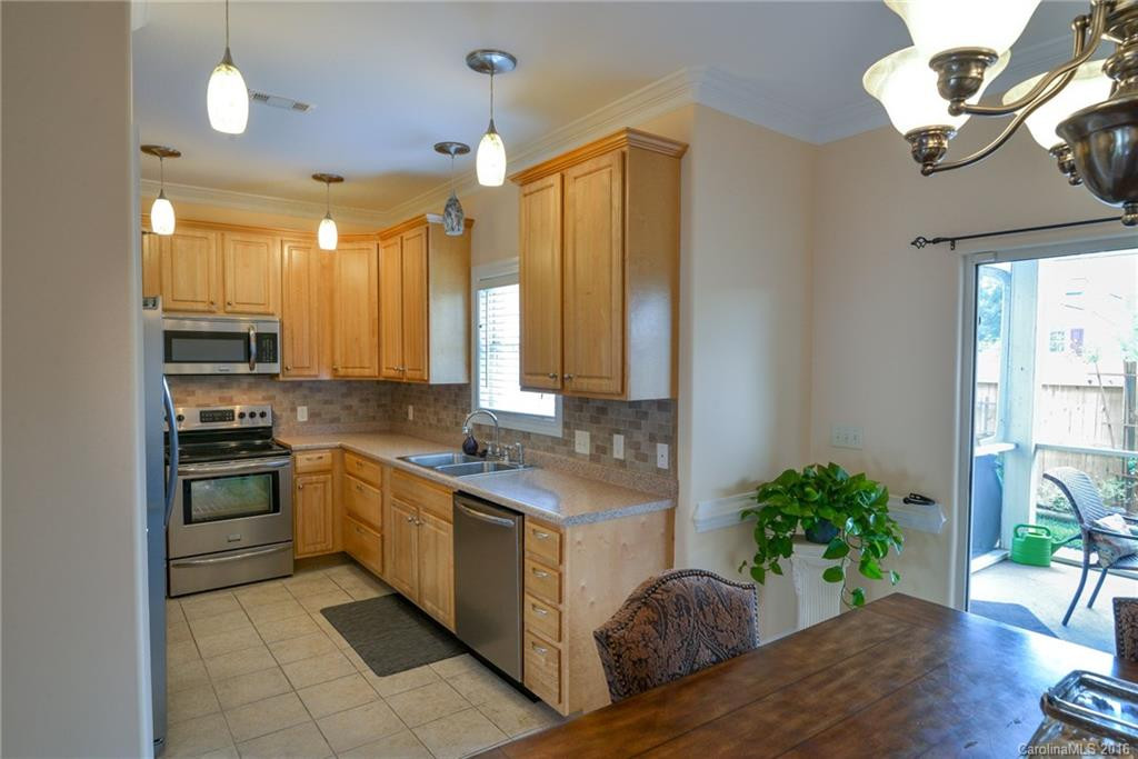 814 West Pointe Drive #8 - Photo 8