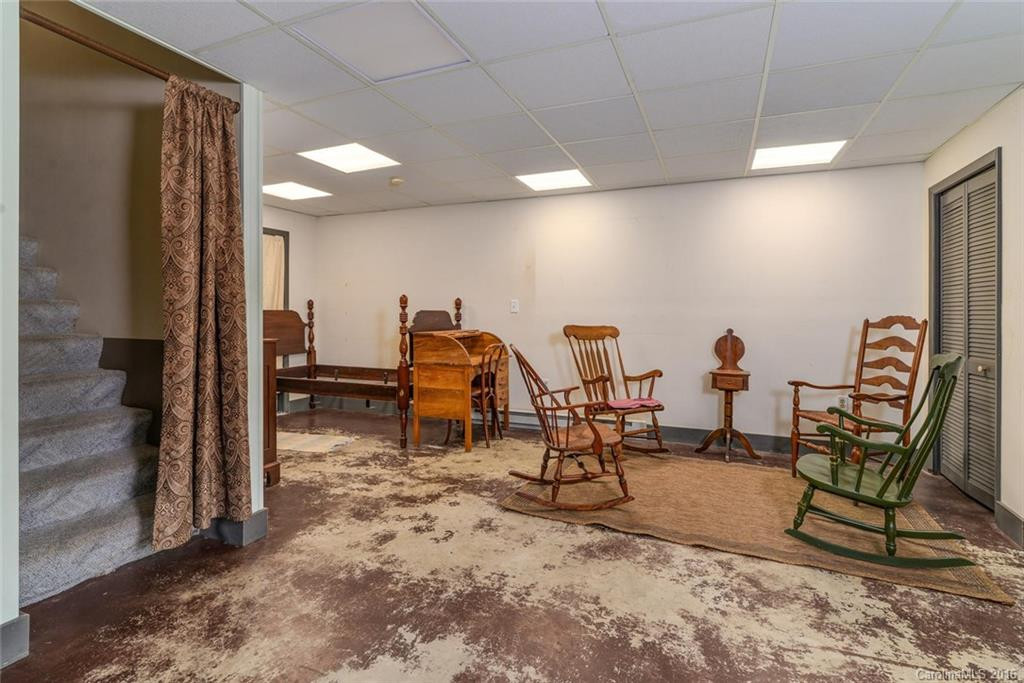 220 Monticello Road - Photo 16