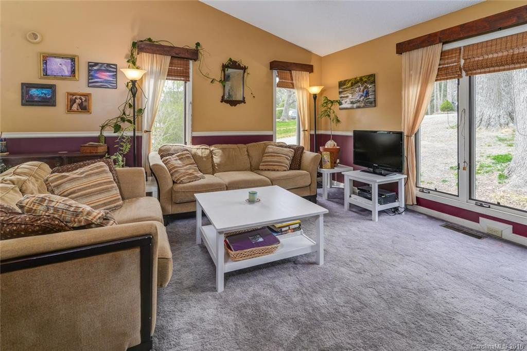 220 Monticello Road - Photo 4