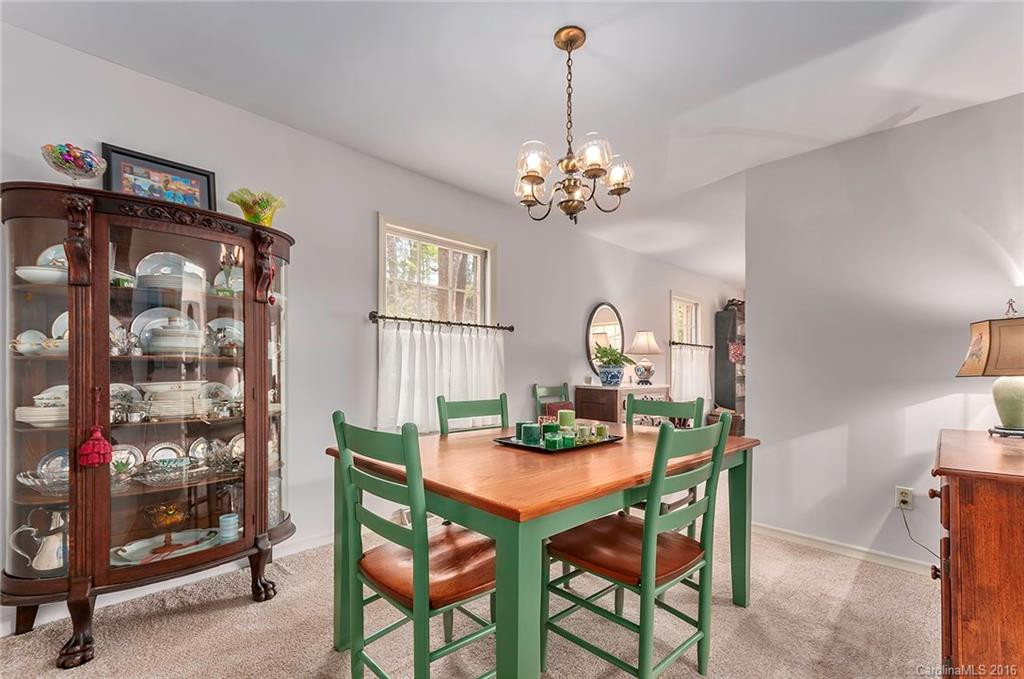 367 Greenview Drive - Photo 5
