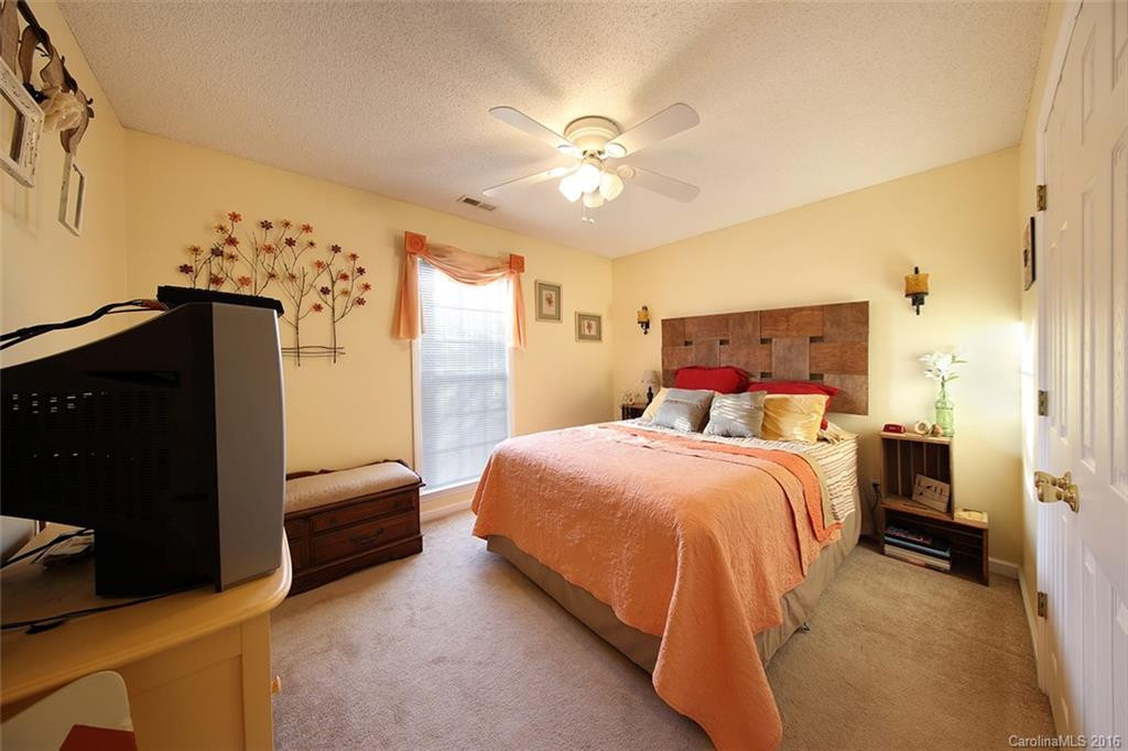 102 Sandpiper Court - Photo 14