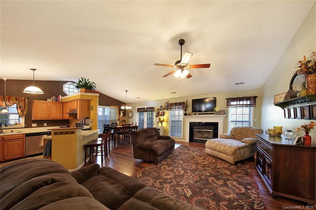 102 Sandpiper Court - Photo 3