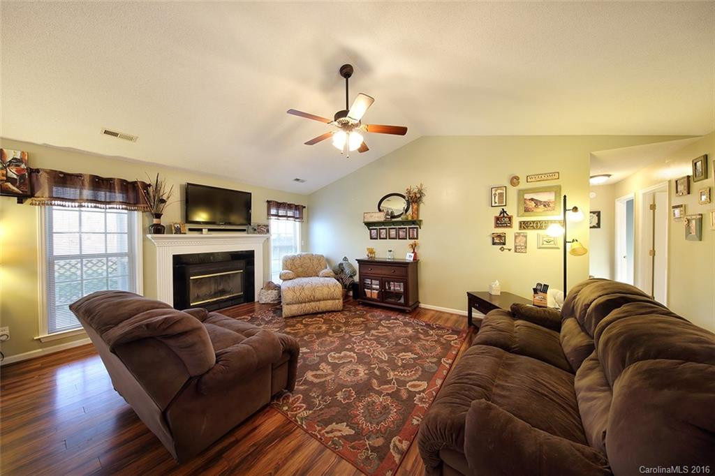 102 Sandpiper Court - Photo 4