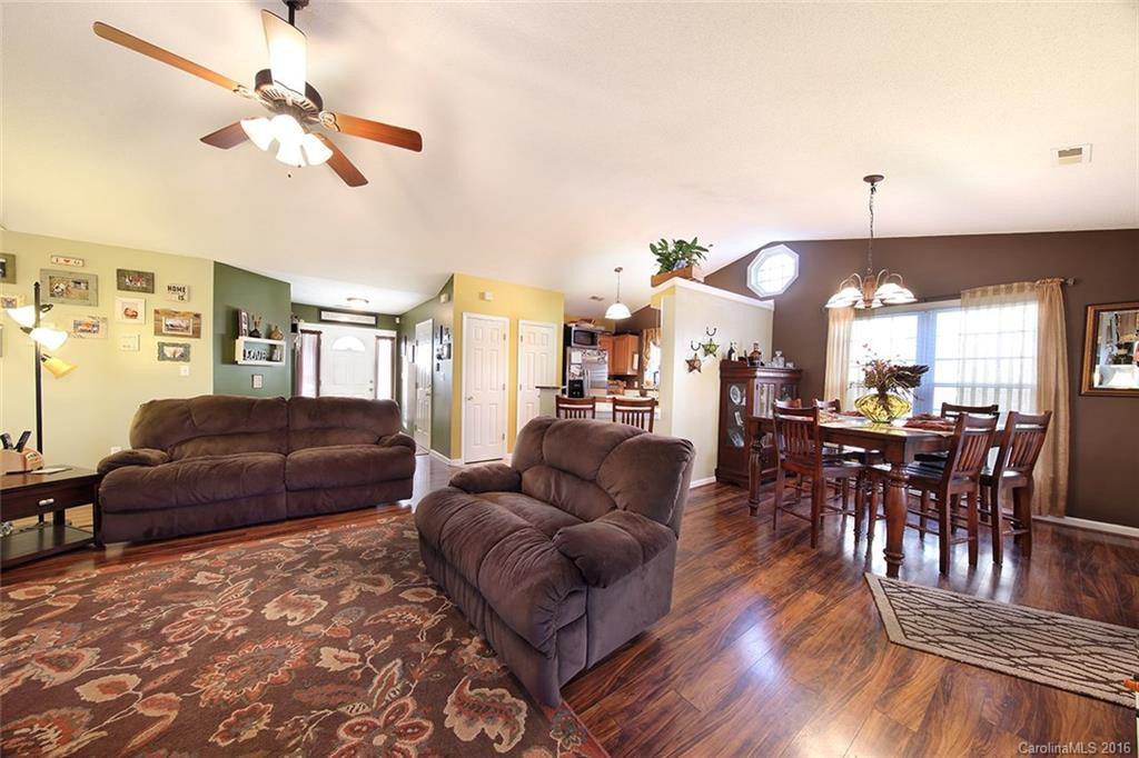 102 Sandpiper Court - Photo 5