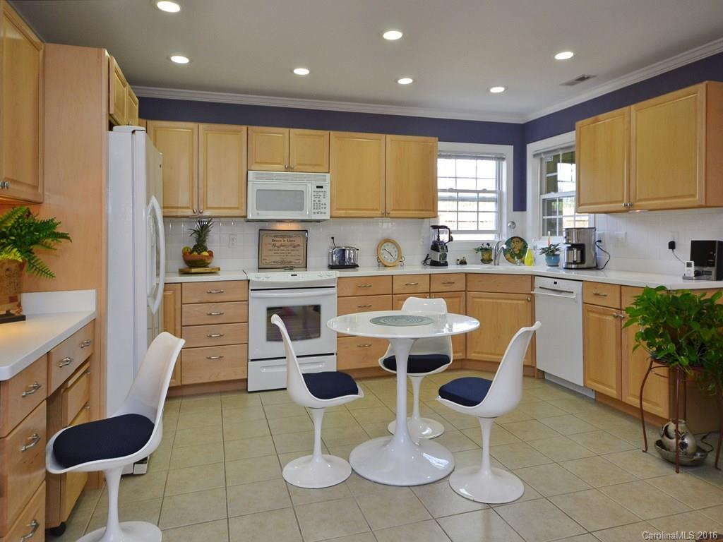 20 Summit Avenue - Photo 2