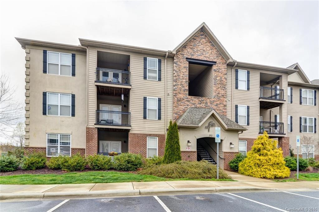 202 Brickton Village Circle #103