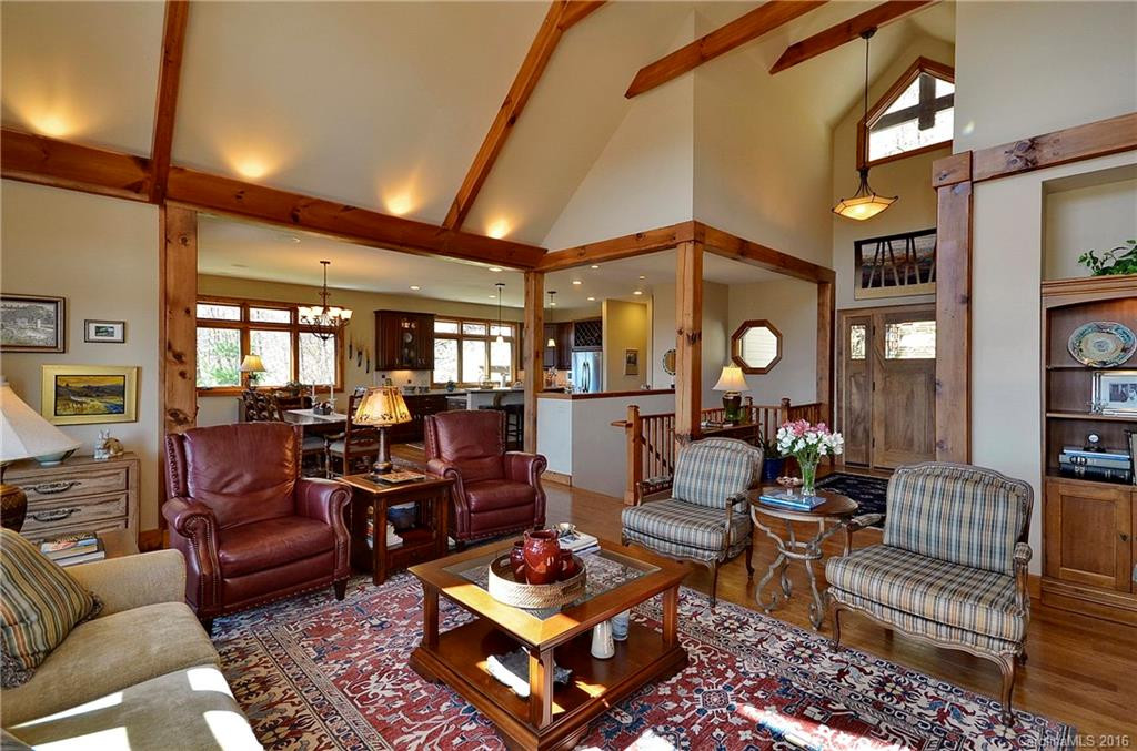 272 Glen Eagle Drive - Photo 4