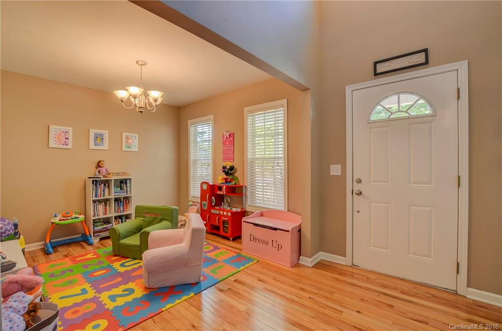 7 Forest Lake Drive - Photo 4
