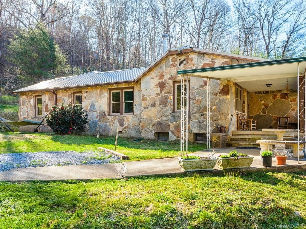 64 Rich Mountain Road