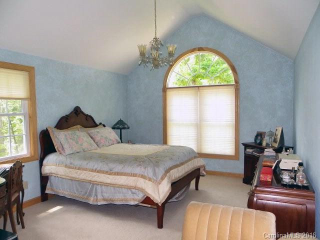 1052 Wolf Pen Road - Photo 13