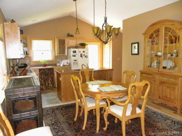 1052 Wolf Pen Road - Photo 10