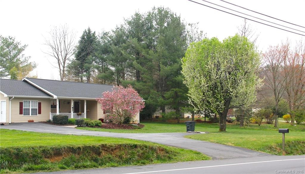 1911 Howard Gap Road - Photo 2