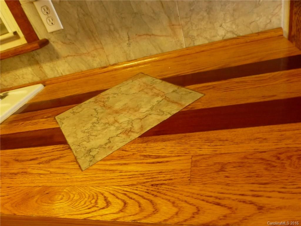 103 Carolina Avenue - Photo 3