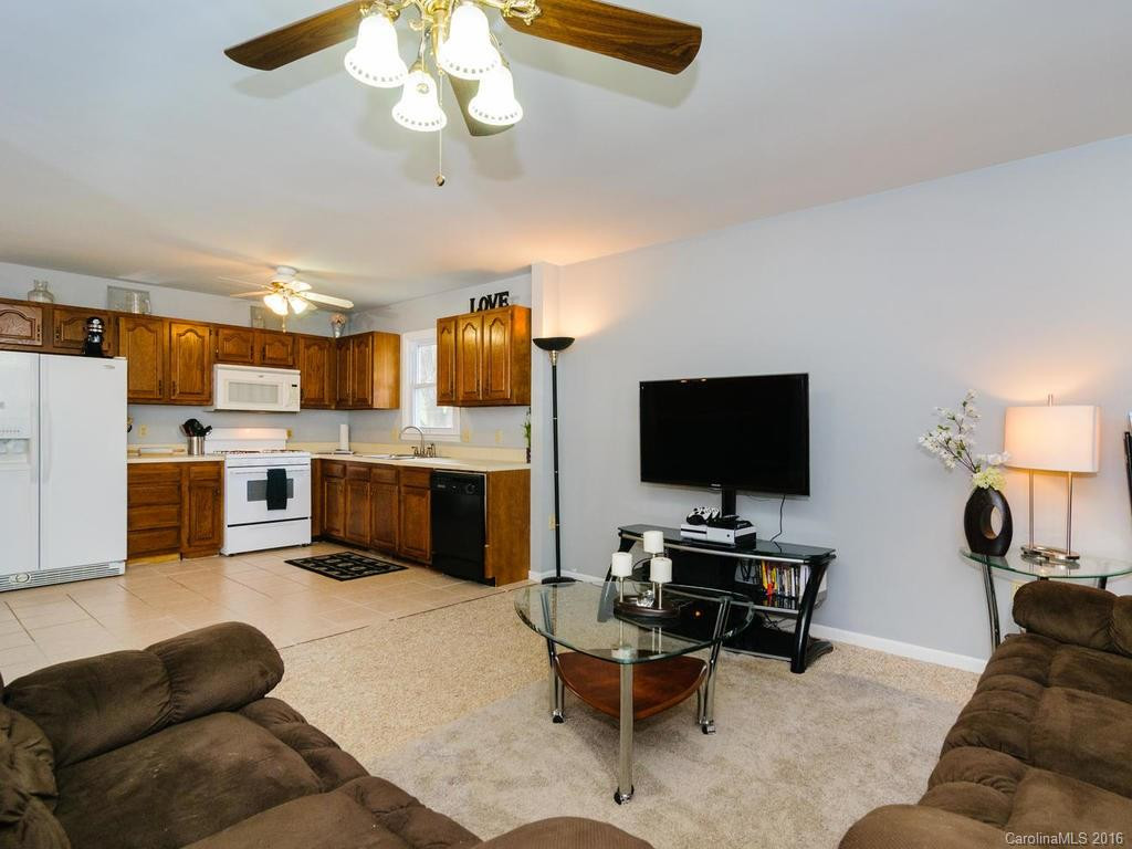 1695 Bruce Road - Photo 5