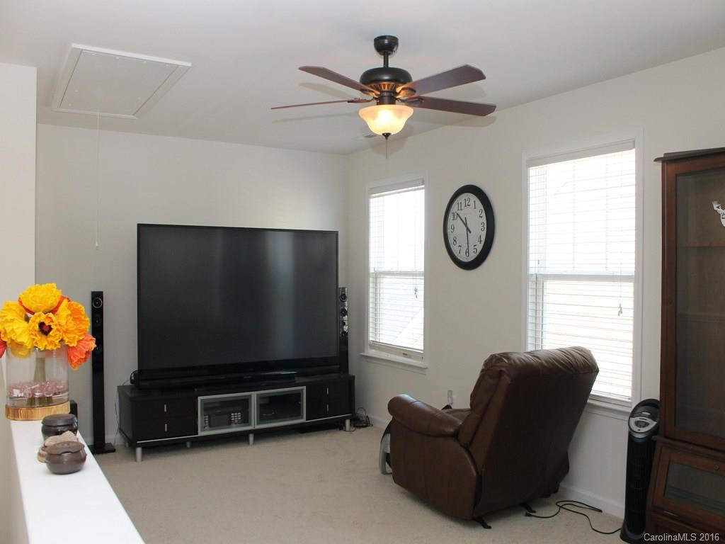 101 Foxtail Court #9 - Photo 15