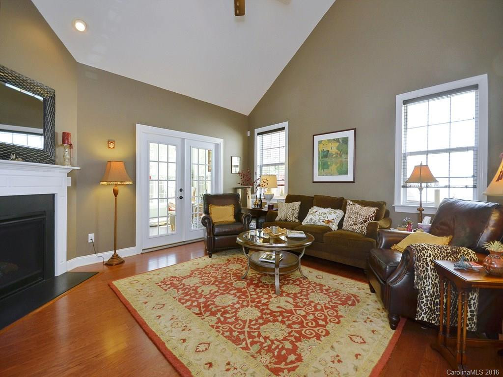 11 Dansford Lane - Photo 4