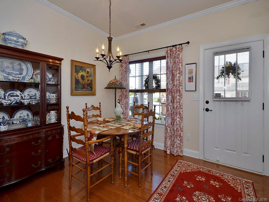 11 Dansford Lane - Photo 9