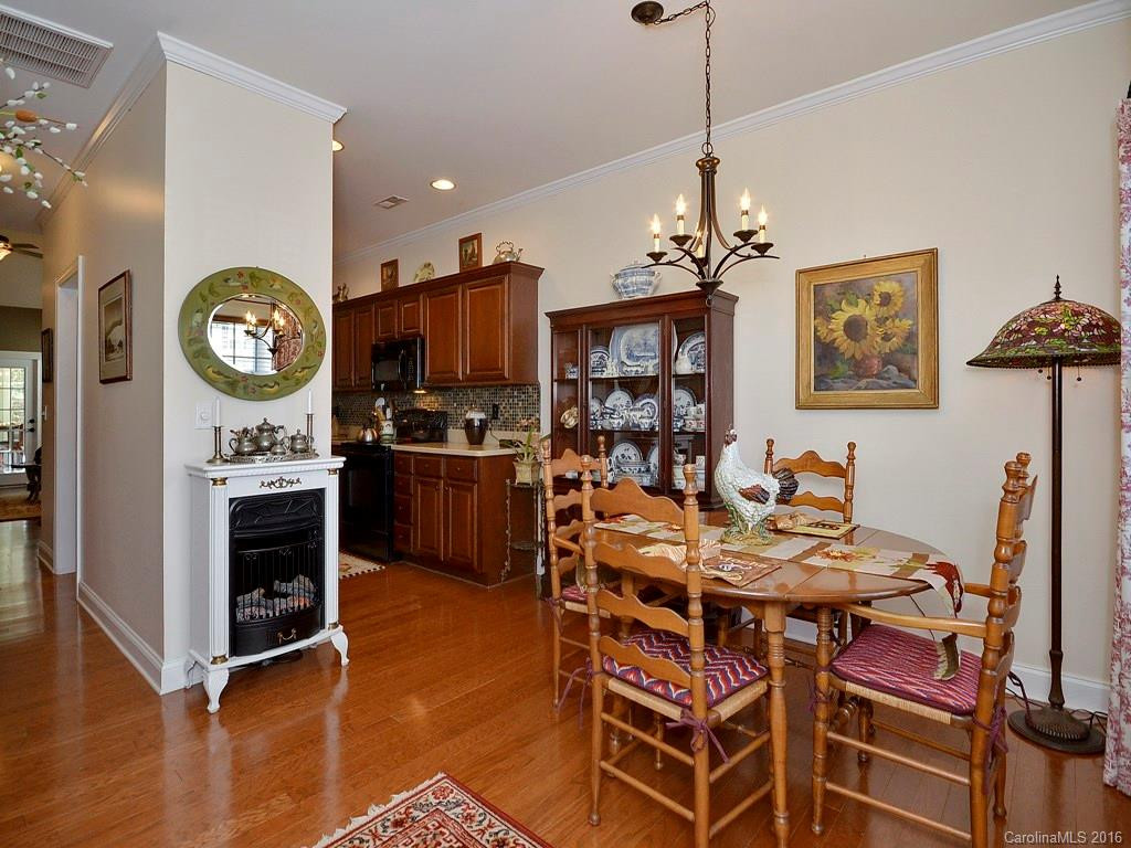 11 Dansford Lane - Photo 10