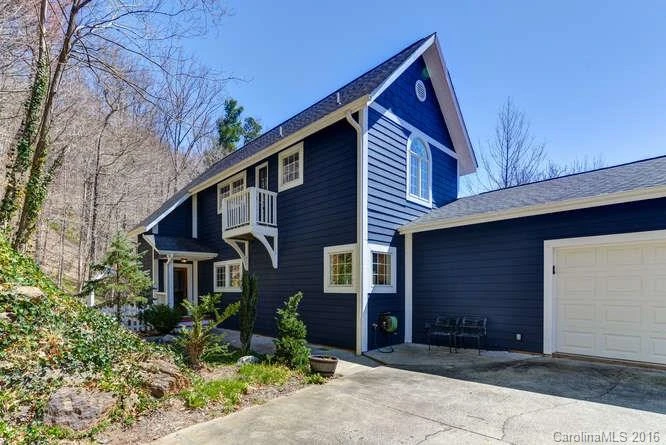 27 Hawk View Drive