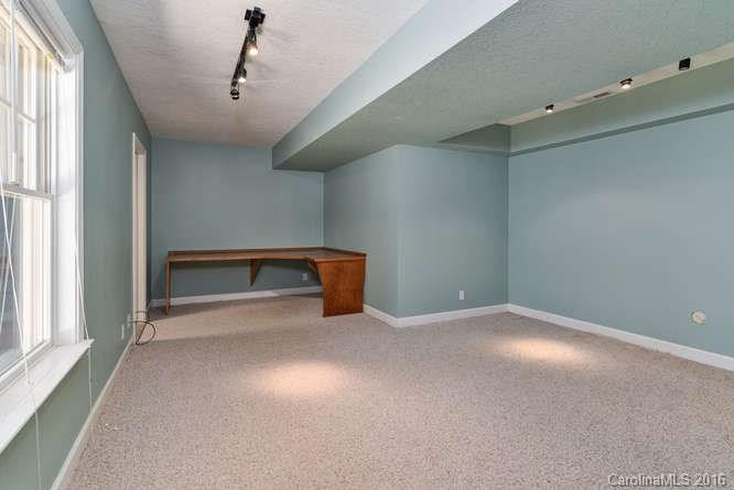 27 Hawk View Drive - Photo 15