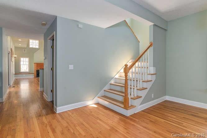 27 Hawk View Drive - Photo 4