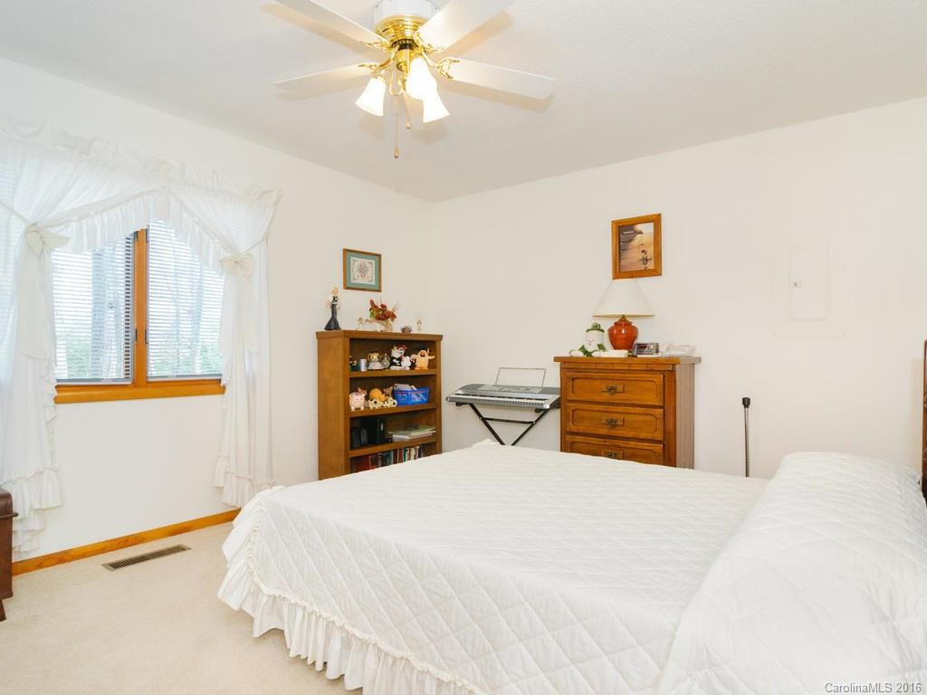 14 Oakwood Road - Photo 12