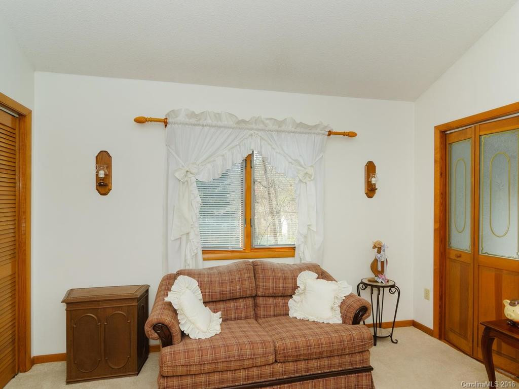 14 Oakwood Road - Photo 15
