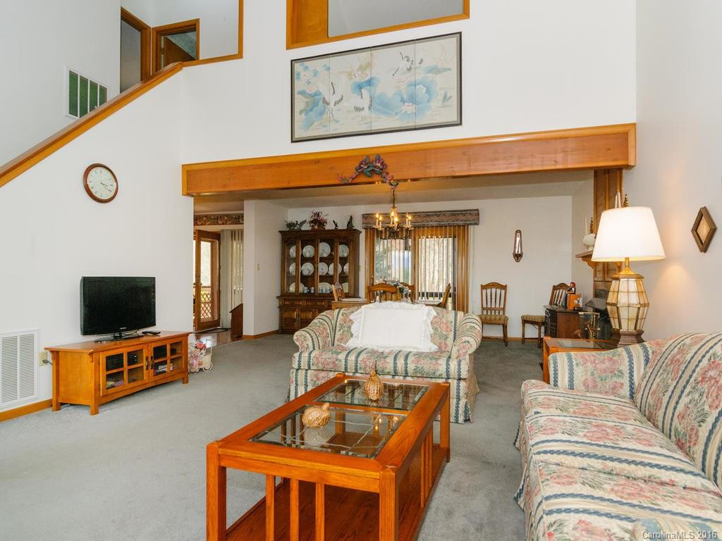 14 Oakwood Road - Photo 5