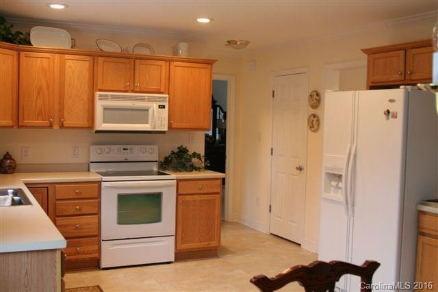 328 Sherry Street - Photo 4