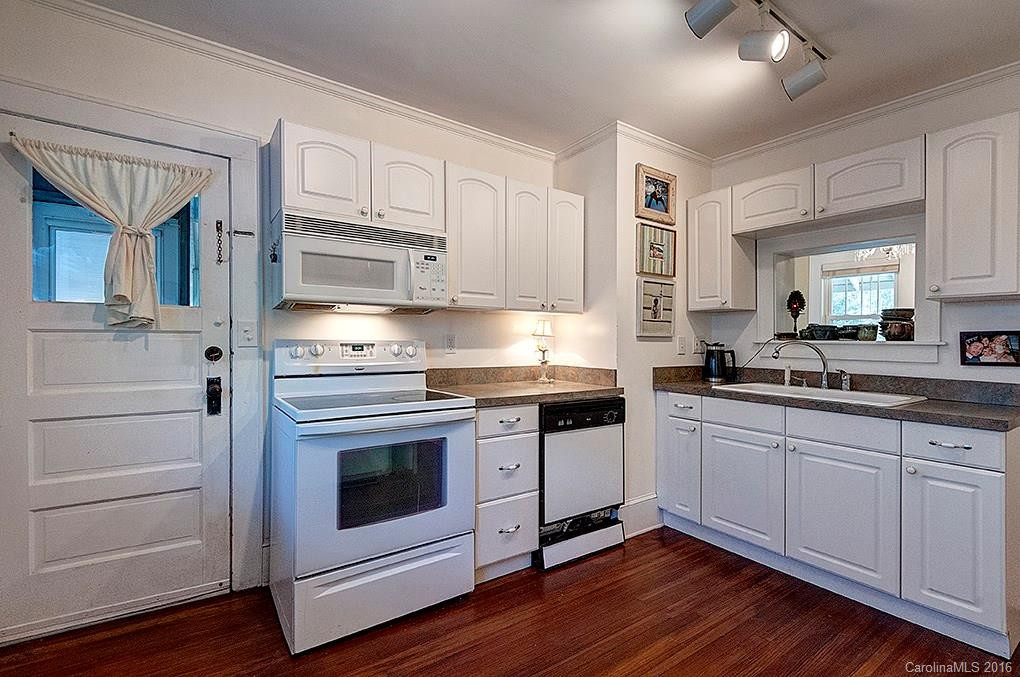 132 Forest Hill Drive - Photo 2