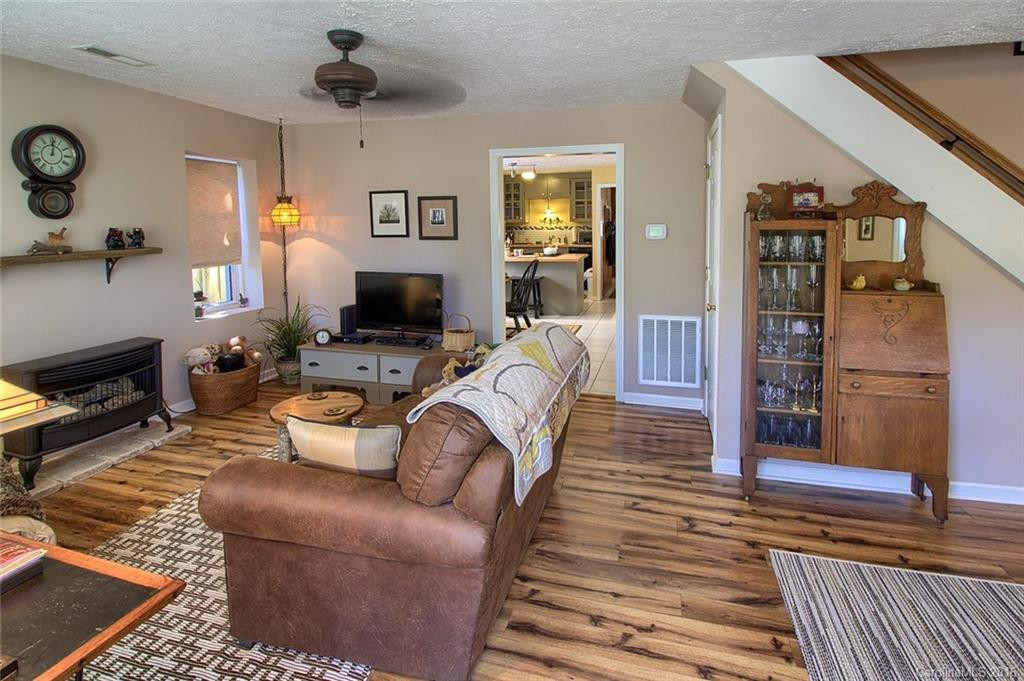 32 Lamb Mountain Road - Photo 3