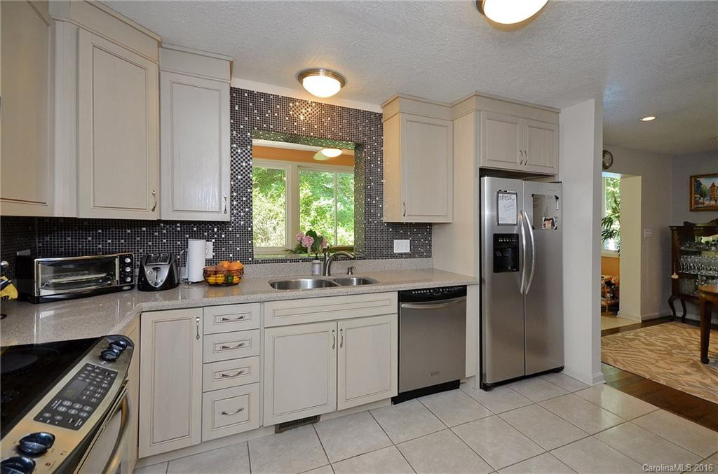 24 Graystone Road - Photo 8