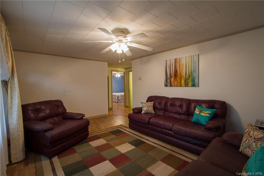 143 Lee Street - Photo 8