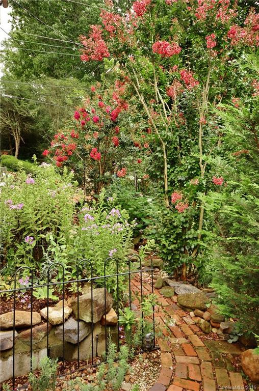 1 Hillside Walk - Photo 8
