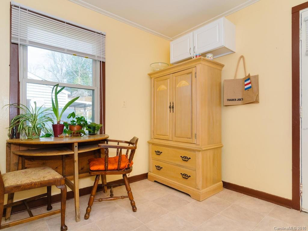 338 Riverview Drive - Photo 11