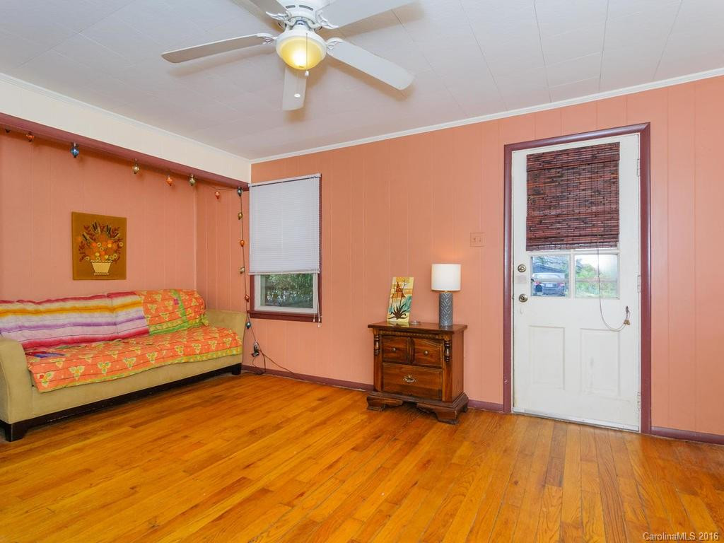 338 Riverview Drive - Photo 5