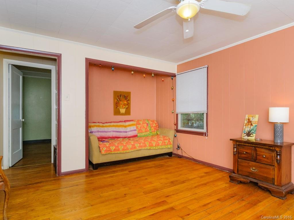 338 Riverview Drive - Photo 6