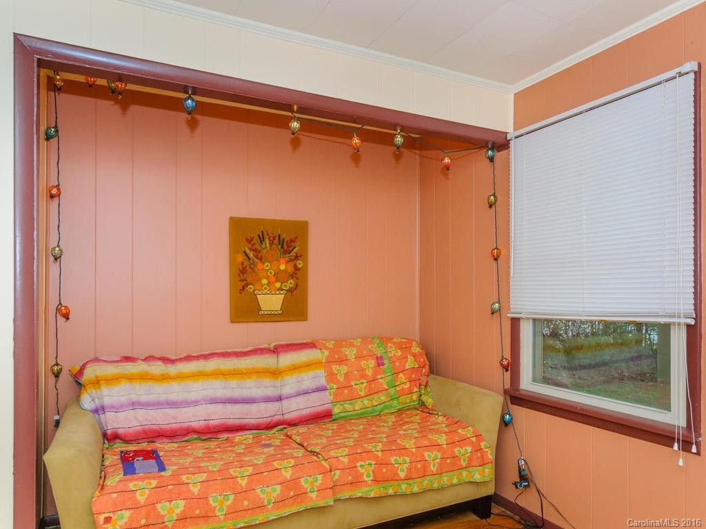 338 Riverview Drive - Photo 7