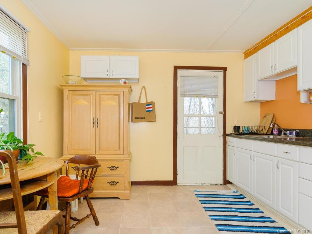 338 Riverview Drive - Photo 9