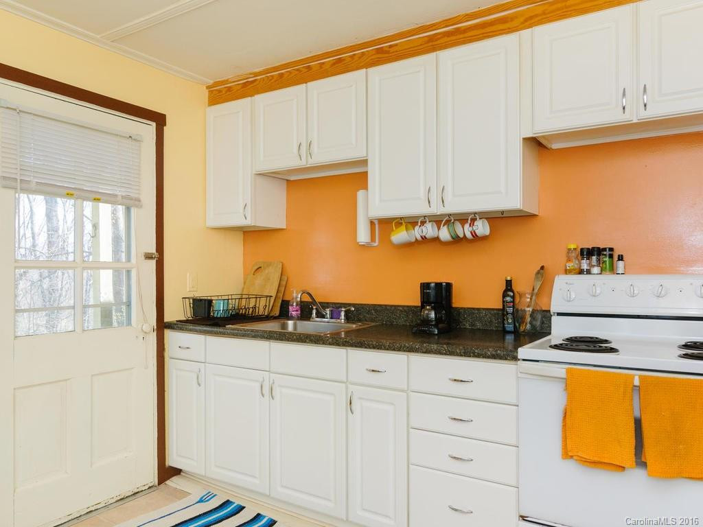 338 Riverview Drive - Photo 10