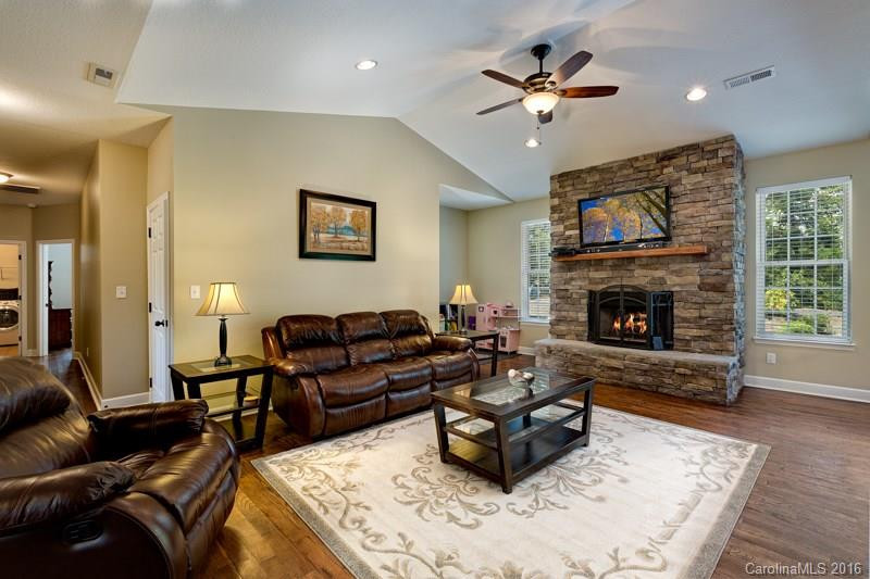 108 Shannon Lane - Photo 4