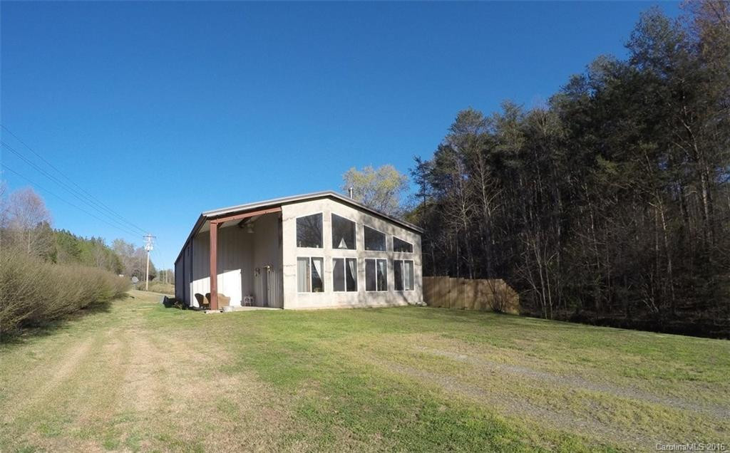 21 Lake Adger Road