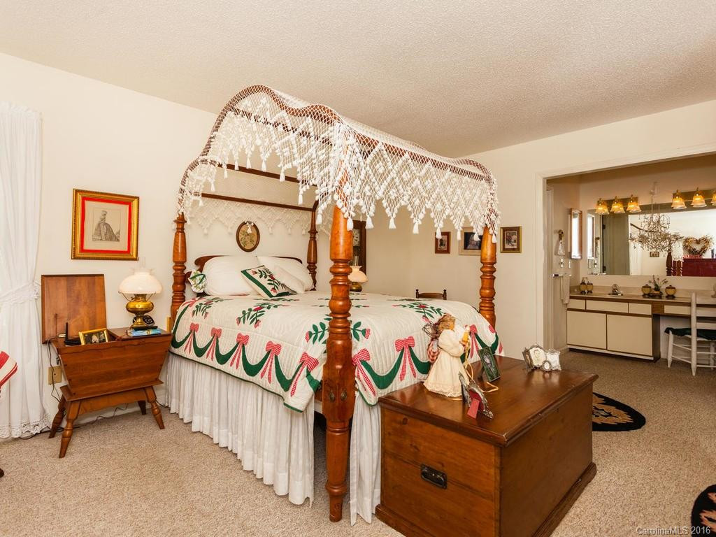 3002 Essex Court - Photo 12