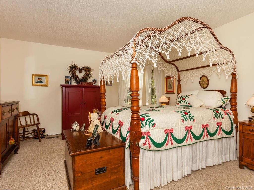 3002 Essex Court - Photo 13